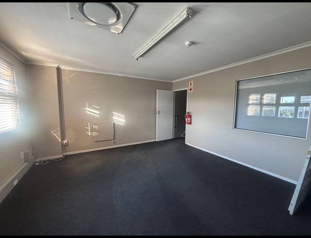 462M² WAREHOUSE TO LET IN AIRPORT INDUSTRIA